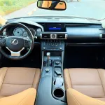 لكزس IS 300 بمحرك 3.5L V6 أوتوماتيك 2016 مستعملة - فضي - Thumbnail 16
