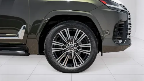 لكزس LX700h بمحرك Twin-Turbo هايبرد Elite 2026 - أخضر