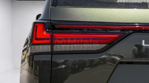 لكزس LX700h بمحرك Twin-Turbo هايبرد Elite 2026 - أخضر