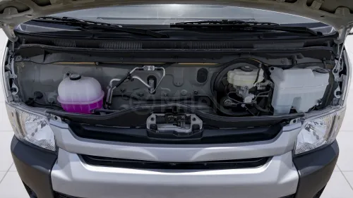 تويوتا هايس سقف عالي بمحرك 2.8L ديزل قير عادي 2025 - باص ركاب