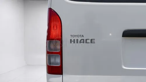 تويوتا هايس سقف عالي بمحرك 2.8L ديزل قير عادي 2025 - باص ركاب