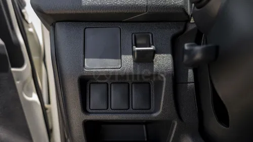 تويوتا هايس سقف عالي بمحرك 2.8L ديزل قير عادي 2025 - باص ركاب