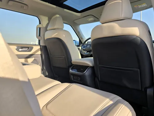 نيسان باترول SE بمحرك Twin-Turbo V6 موديل 2026 جديدة - أبيض