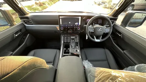 لكسز GX550 مقود يمين بمحرك 3.4L توين تيربو V6 موديل 2026 جديدة - أسود