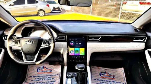جاك J7 فئة فل كامل مستعملة موديل 2023 - أحمر