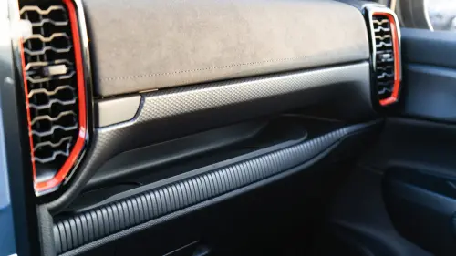 فورد رينجر رابتر بمحرك 3.0L توين تيربو V6 موديل 2026 جديدة - أسود