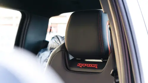 فورد رينجر رابتر بمحرك 3.0L توين تيربو V6 موديل 2026 جديدة - أسود