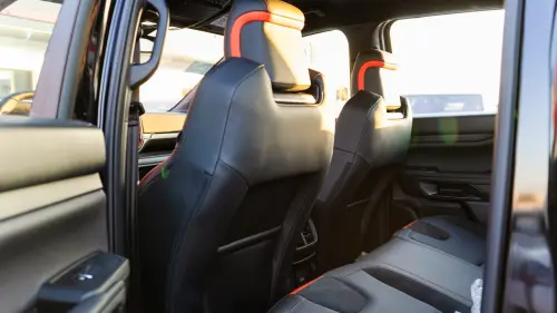 فورد رينجر رابتر بمحرك 3.0L توين تيربو V6 موديل 2026 جديدة - أسود
