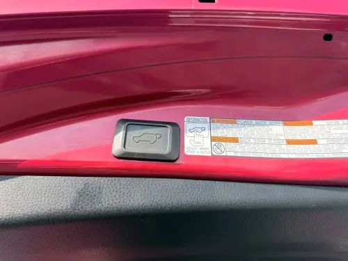 Toyota RAV4 Limited 2.5L Automatic 2017 - Red