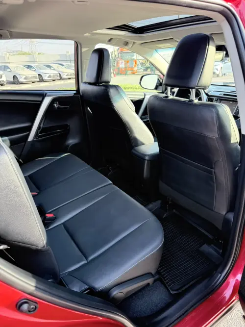 Toyota RAV4 Limited 2.5L Automatic 2017 - Red