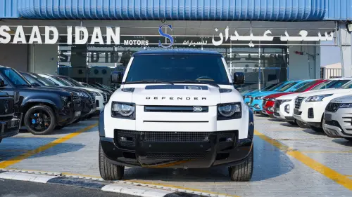 لاند روفر ديفندر 110 فئة P400 SE مستعملة موديل 2024 - أبيض