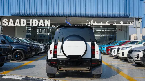 لاند روفر ديفندر 110 فئة P400 SE مستعملة موديل 2024 - أبيض