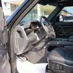 Land Rover Defender 110 P400 SE 2024 - Black - Thumbnail 15