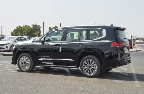تويوتا لاند كروزر VX بمحرك 3.5L توين توربو موديل 2025 جديدة - أسود
