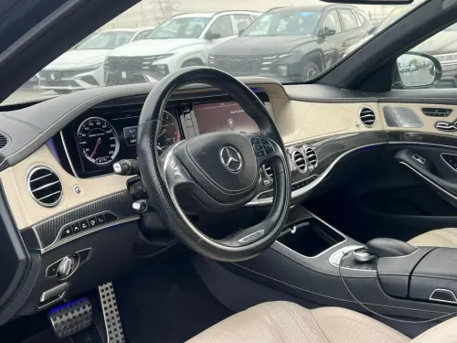 سيارة مرسيدس-بنز S63 AMG موديل 2014 مستعملة - أسود