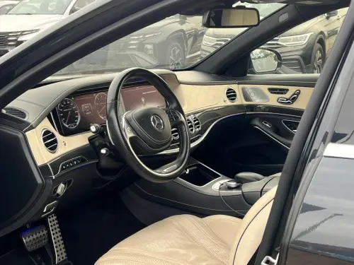 سيارة مرسيدس-بنز S63 AMG موديل 2014 مستعملة - أسود