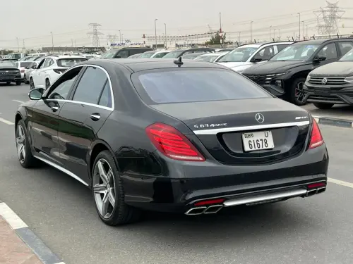 سيارة مرسيدس-بنز S63 AMG موديل 2014 مستعملة - أسود