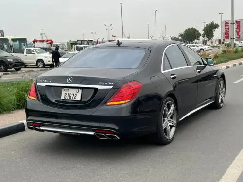 سيارة مرسيدس-بنز S63 AMG موديل 2014 مستعملة - أسود