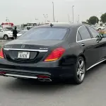 سيارة مرسيدس-بنز S63 AMG موديل 2014 مستعملة - أسود - Thumbnail 15