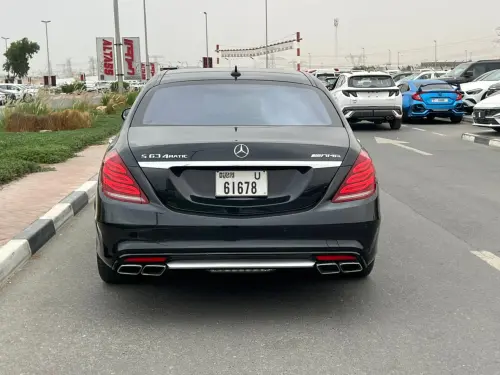 سيارة مرسيدس-بنز S63 AMG موديل 2014 مستعملة - أسود