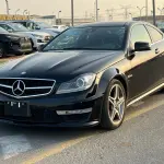 سيارة مرسيدس-بنز C63 AMG بمحرك 6.2 لتر موديل 2011 مستعملة - أسود - Thumbnail 2