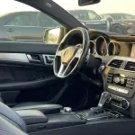 سيارة مرسيدس-بنز C63 AMG بمحرك 6.2 لتر موديل 2011 مستعملة - أسود - Thumbnail 5