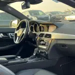 سيارة مرسيدس-بنز C63 AMG بمحرك 6.2 لتر موديل 2011 مستعملة - أسود - Thumbnail 8
