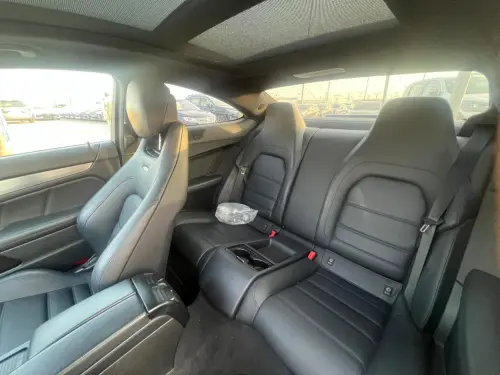 سيارة مرسيدس-بنز C63 AMG بمحرك 6.2 لتر موديل 2011 مستعملة - أسود