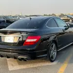 سيارة مرسيدس-بنز C63 AMG بمحرك 6.2 لتر موديل 2011 مستعملة - أسود - Thumbnail 15