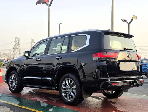 سيارة تويوتا لاند كروزر VXR موديل 2026 جديدة - أسود
