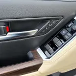 سيارة تويوتا لاند كروزر VXR موديل 2026 جديدة - أسود - Thumbnail 8