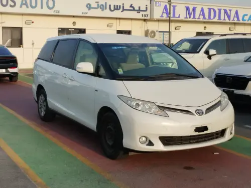 سيارة تويوتا بريفيا 2.5L موديل 2010 مستعملة - أبيض
