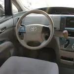 سيارة تويوتا بريفيا 2.5L موديل 2010 مستعملة - أبيض - Thumbnail 6