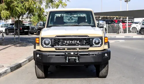 Toyota Land Cruiser LC 79 Pickup 4.0L 2025 - Beige