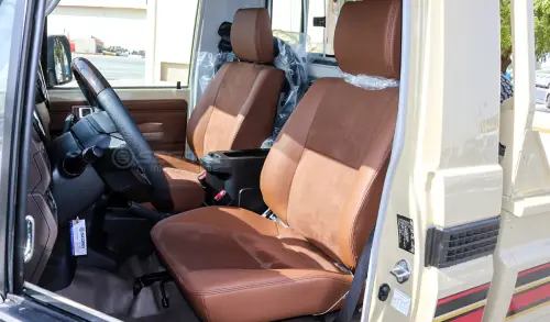 Toyota Land Cruiser LC 79 Pickup 4.0L 2025 - Beige