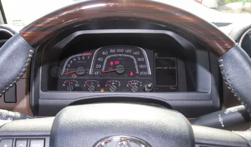 Toyota Land Cruiser LC 79 Pickup 4.0L 2025 - Beige