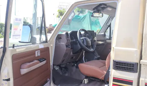 Toyota Land Cruiser LC 79 Pickup 4.0L 2025 - Beige