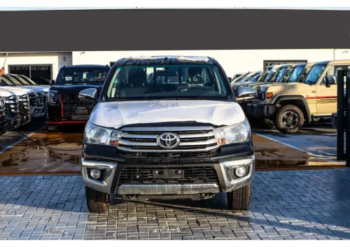 Toyota Hilux Double Cab 2.7L 2026 - Black