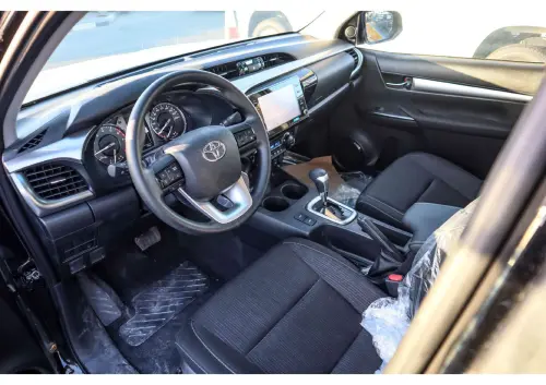 Toyota Hilux Double Cab 2.7L 2026 - Black