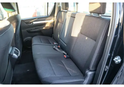 Toyota Hilux Double Cab 2.7L 2026 - Black