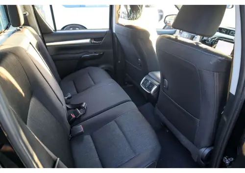Toyota Hilux Double Cab 2.7L 2026 - Black