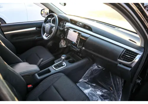Toyota Hilux Double Cab 2.7L 2026 - Black
