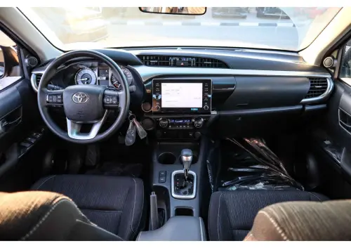 Toyota Hilux Double Cab 2.7L 2026 - Black