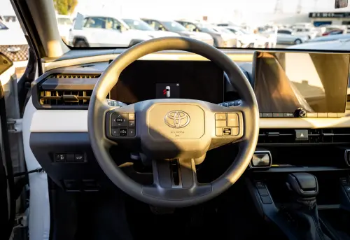 تويوتا راف فور 2.0L بنزين موديل 2026 جديدة - أبيض