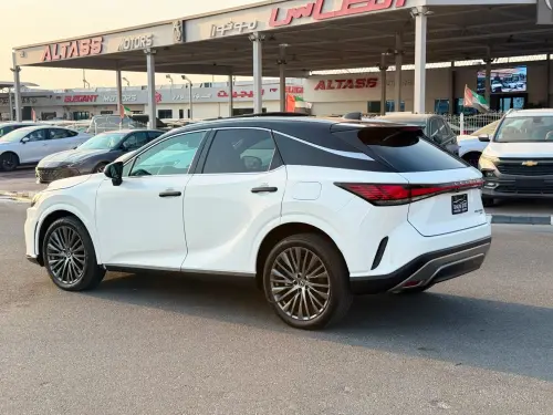 لكزس RX 350h هجين مستعملة موديل 2024 أبيض