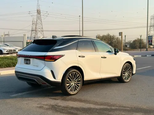 لكزس RX 350h هجين مستعملة موديل 2024 أبيض
