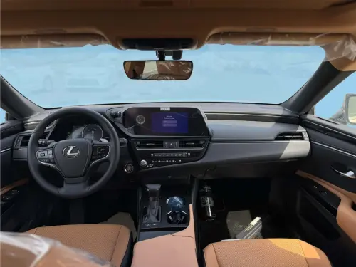  لكزس ES300h هايبرد موديل 2025 - أبيض