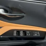  لكزس ES300h هايبرد موديل 2025 - أبيض - Thumbnail 17