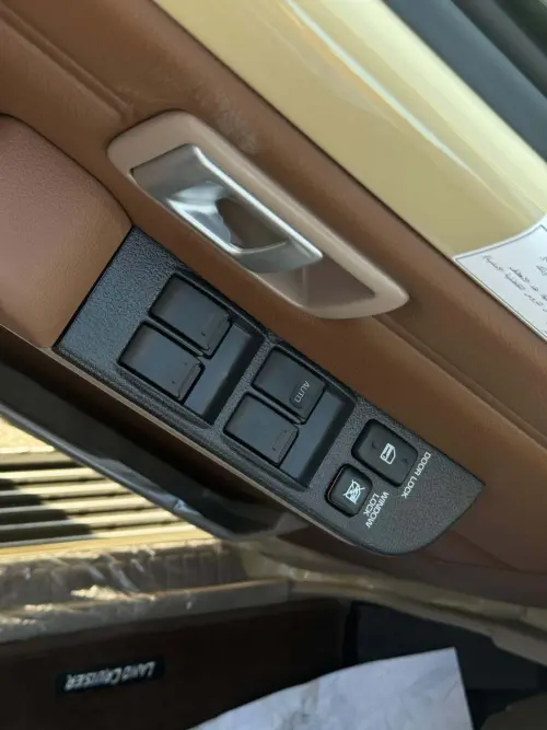 تويوتا لاند كروزر 76 هاردتوب 2.8L ديزل موديل 2025 - بيج