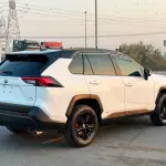 Toyota RAV4 XLE Hybrid 2022 Model year White Exterior - Thumbnail 5